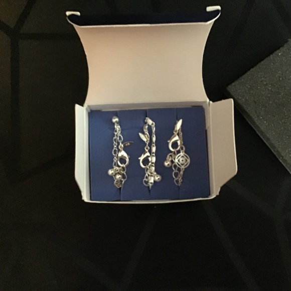NWT AVON Three(3) Silvertone chain bracelet set,  various designs (2004) - Picture 12 of 14